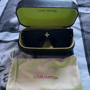 Louis Vuitton Cyclone Sunglasses 🛑Price Is Firm🛑
